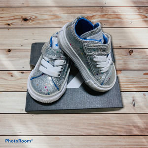 ⭐️ CONVERSE ⭐️ // SILVER // TODDLER 2C // LIKE NEW